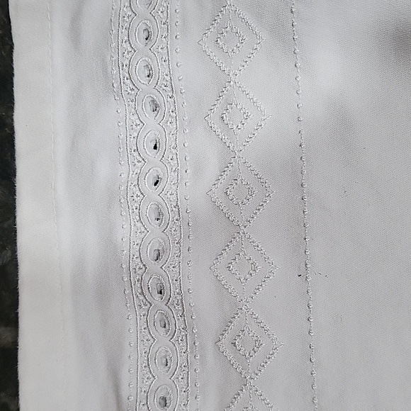 Denim and Company White Pants Stretchy Lace Design on Cuff of Leg S - Picture 4 of 6